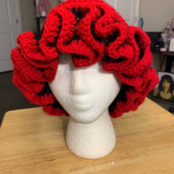 Crochet ruffled hats - Picture 10 of 15